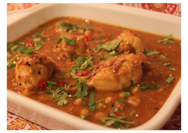 My Daughter love Lahori Murgh Channay – Lahori Chickpea and Chicken Curry