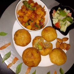 A picture of Stuff litti chokha.