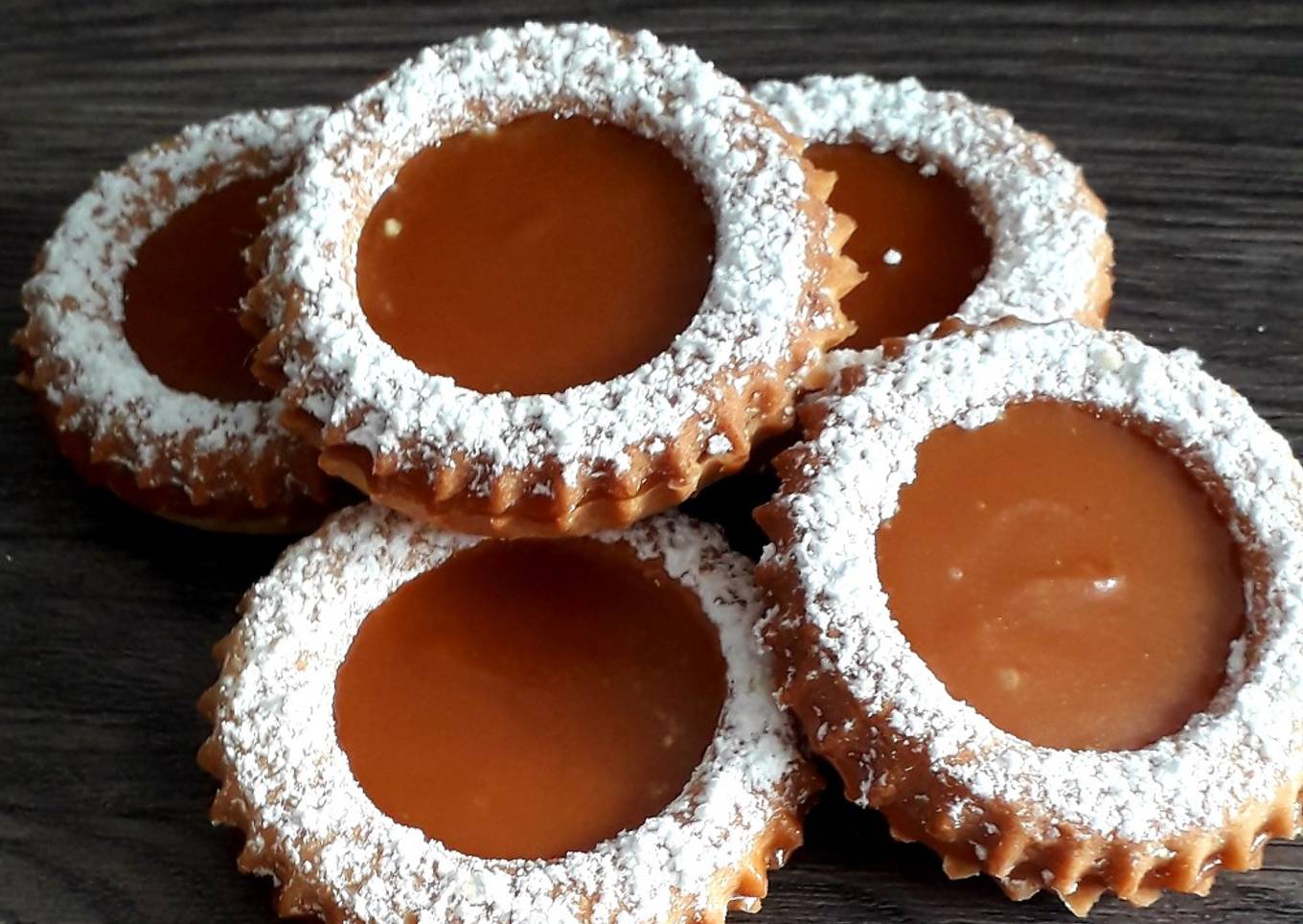 Biscuits sablés fourré au caramel au beurre salé