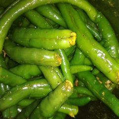 A picture of Green chilli pickle.