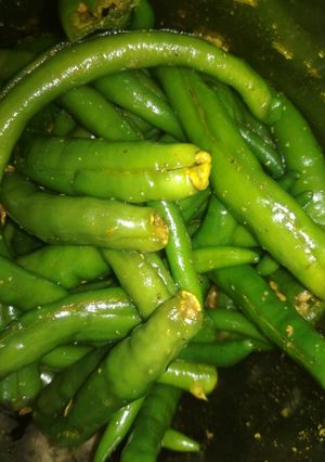 A picture of Green chilli pickle.