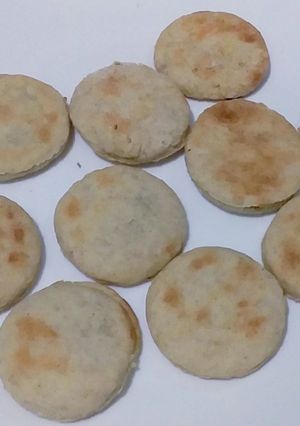 Una foto de Galletas para perros de manzana y canela