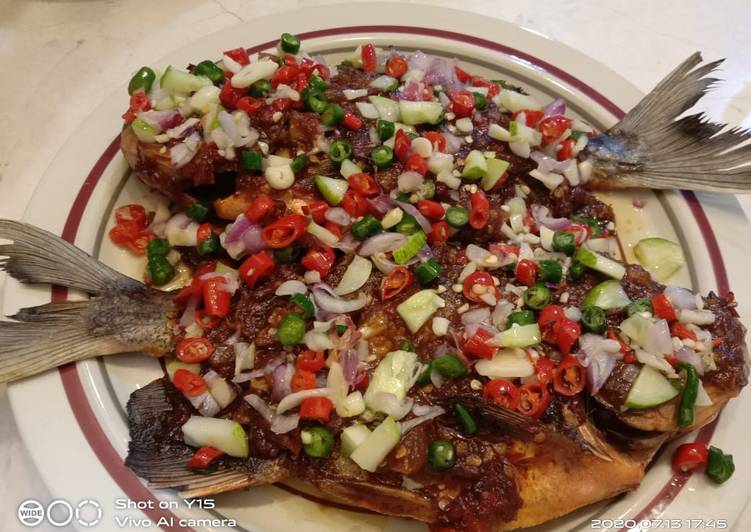 Resep Ikan bawal oven/panggang sambal dabu-dabu kecap yang Bikin Ngiler