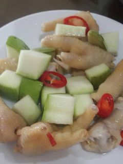 Hình của món Chân gà ngâm xoài xanh.