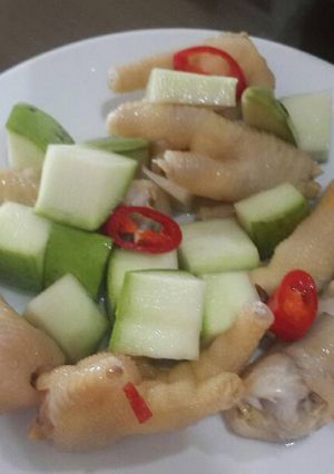 Hình của món Chân gà ngâm xoài xanh.