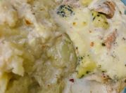 Una foto de filete de merluza al roquefort