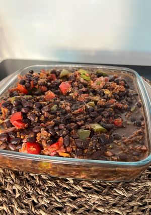 Una foto de Frijoles multicolor con arroz para batch cooking
