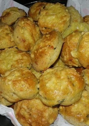 Sajtos, túrós, medvehagymás pogi recept fotója