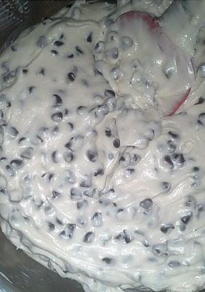 A picture of Chocolate chip cheesecake dip.