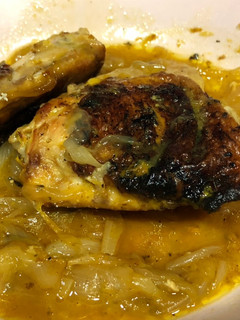 Una foto de Pollo con naranja y limón