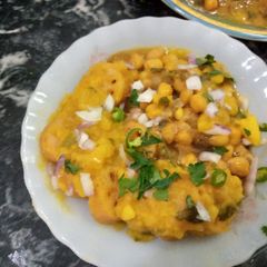 A picture of Sindhi beh chanaChaat.