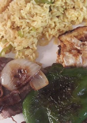 Una foto de Bifes de chorizo con guarnición