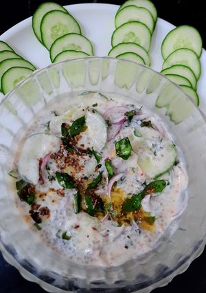 A picture of Cucumber & Onion Salad with chia seeds.