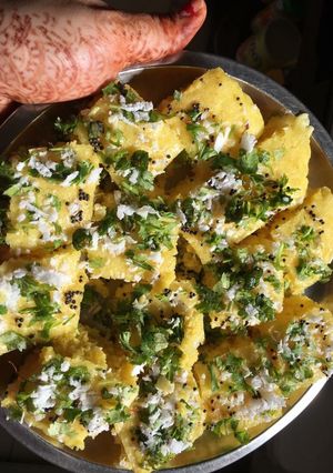 A picture of Khaman dhokla.