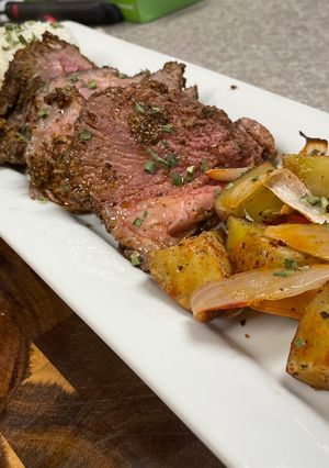 A picture of Roasted Garlic Mint Lamb Leg.