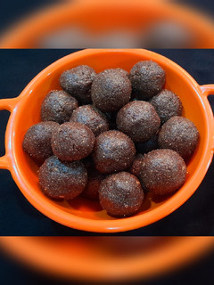 अलसी के लड्डू (alsi ke laddu recipe in Hindi) रेसिपी मुख्य फोटो