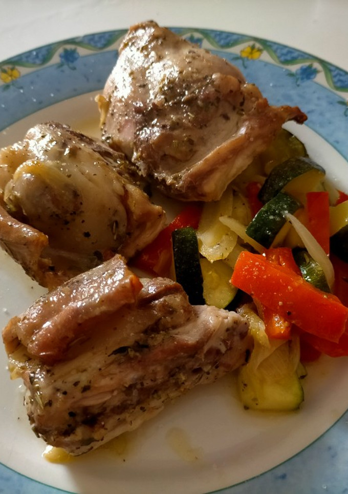 Una foto de Conejo a las hierbas provenzales al horno