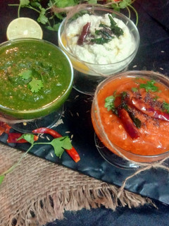 धनिया पुदीना आमी की चटनी (Dhaniya pudina aami ki chutney recipe in hindi) रेसिपी मुख्य फोटो