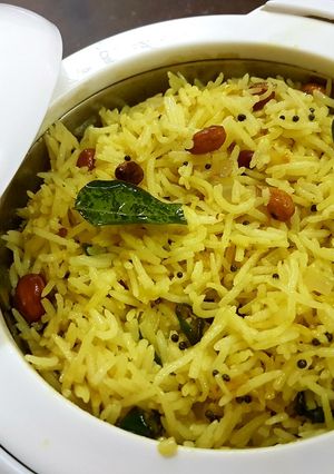 A picture of Lemon rice.