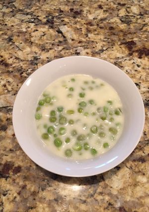 A picture of Hungarian Green Peas Pottage.