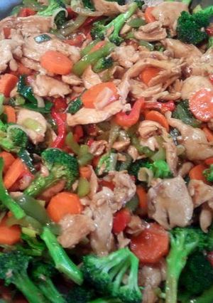 A picture of easy stir fry chicken.