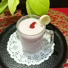 A picture of Strawberry and Banana Milk Shake.
