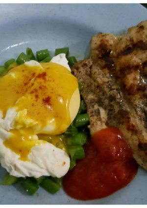Foto resep Steak Ayam Jahe dengan saus Hollandise.