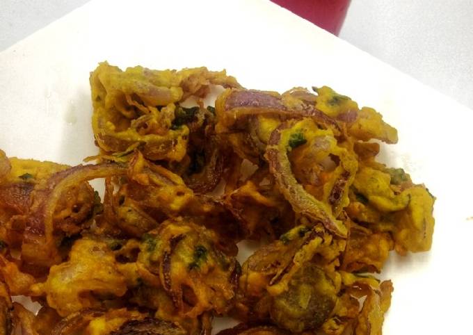 Steps to Make Super Quick Homemade Onion Fritters/Onion pakora/Bhajia za Kitunguu #jikonichallenge
