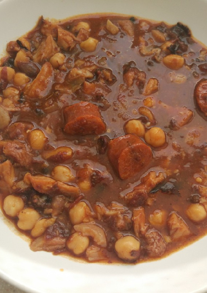 Una foto de Callos con garbanzos