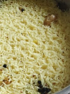 பருப்பு அரிசி சாதம்(paruppu arisi sadam recipe in tamil) செய்முறை முக்கிய புகைப்படம்