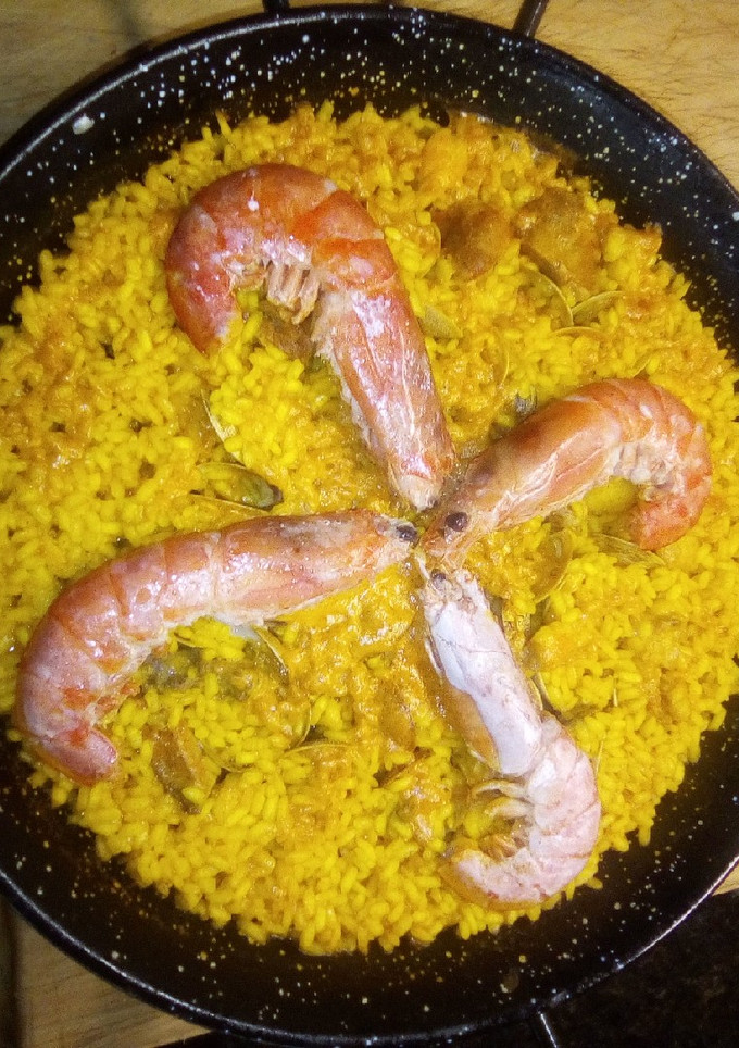 Una foto de Paella de rape