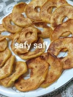 صورة لوصفة شيبس التفاح بالقرفة