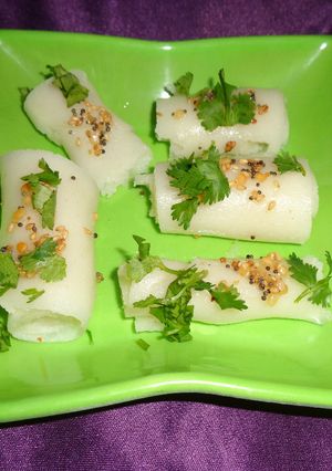 A picture of Semolina Khandvi.