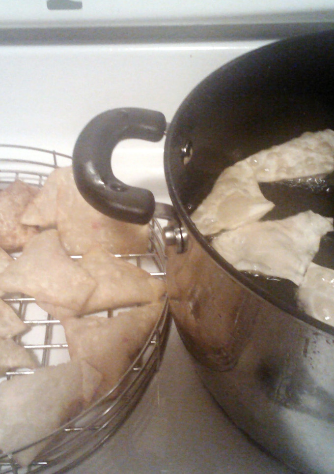 A picture of Crab Ragoon w/<3.