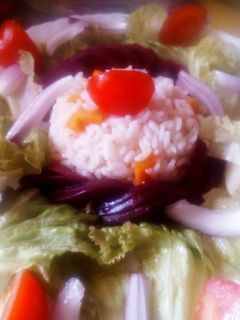 صورة لوصفة سلطة بالارز والخضار 🥗