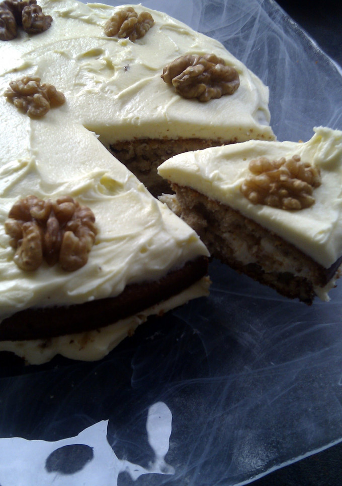 A picture of 'V' walnut cake.