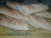Una foto de pan baguette