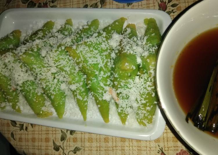 Cara Gampang Menyiapkan Lupis gula jawa yang Bisa Manjain Lidah