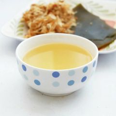 A picture of Homemade Dashi Stock (合わせだし）.