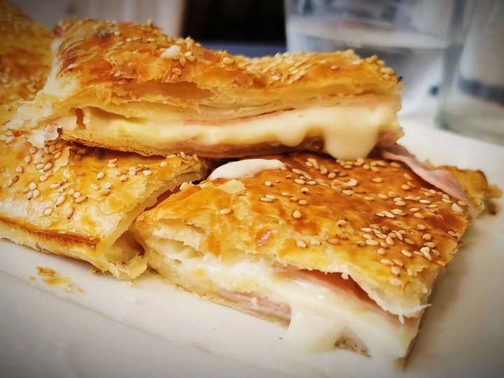 Receta Hojaldre relleno de Queso Maasdam, Jamón York y Bechamel  que Muy delicioso