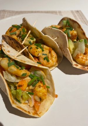Foto principal de Tacos de langostinos con mayonesa japonesa