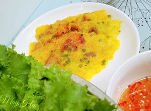 Hình của món Bánh xèo từ bột gạo tự làm.