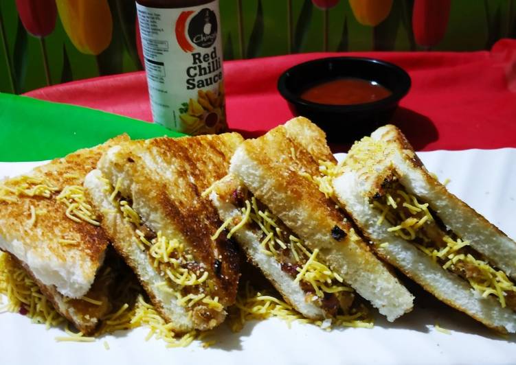 Recipe of Perfect Dabeli Sweet Potato Sandwich