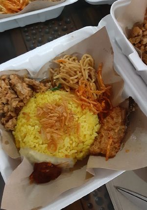 Foto resep Nasi Kuning Ricecooker