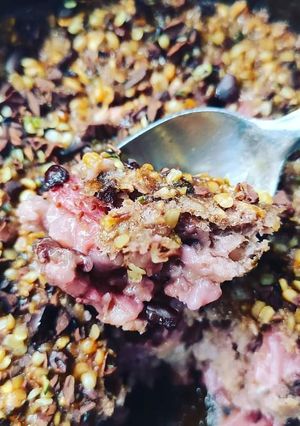 Foto di Baked oatmeal alle fragole, lamponi e granella di cacao