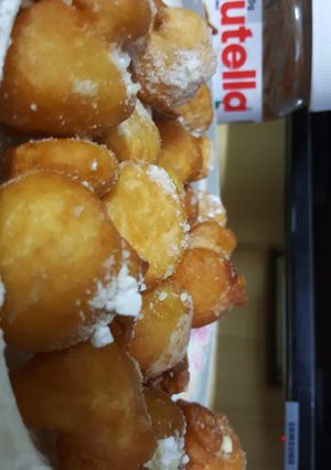 A picture of Sweet ponako with nutella.