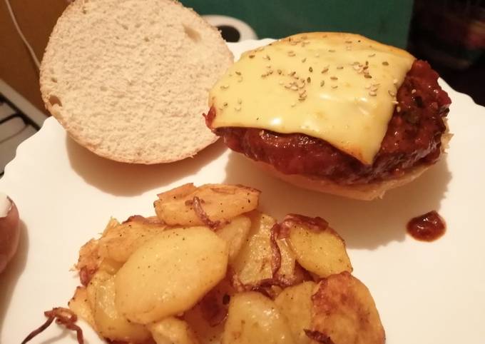 Burgers patties in spicy tomato sauce