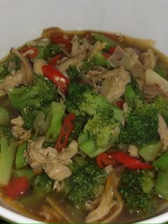 Foto resep Tumis brokoli ayam suir