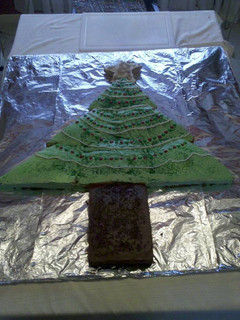 A picture of Christmas Tree Cake.