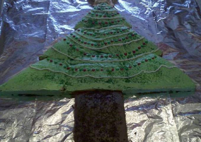 Christmas Tree Cake